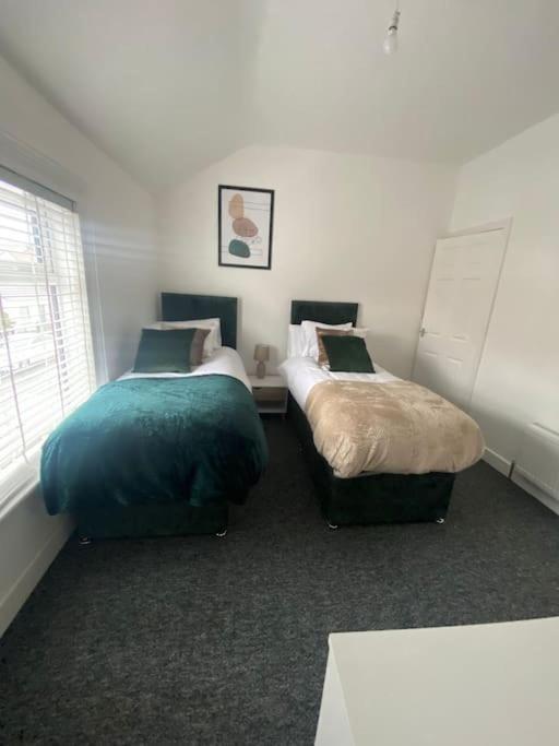 3-Bed Home From Home, Sleeps 6, Great For Contractors, Close To Gulliver'S Valley Theme Park, Free Parking, Hot Tub, Couple Retreat Шефилд Экстерьер фото
