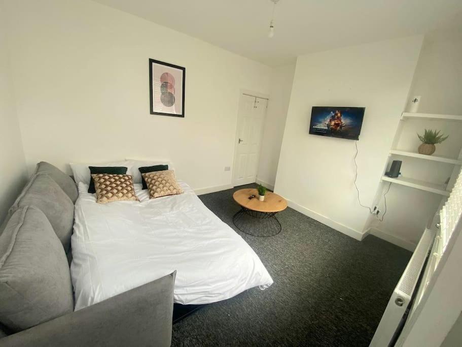 3-Bed Home From Home, Sleeps 6, Great For Contractors, Close To Gulliver'S Valley Theme Park, Free Parking, Hot Tub, Couple Retreat Шефилд Экстерьер фото