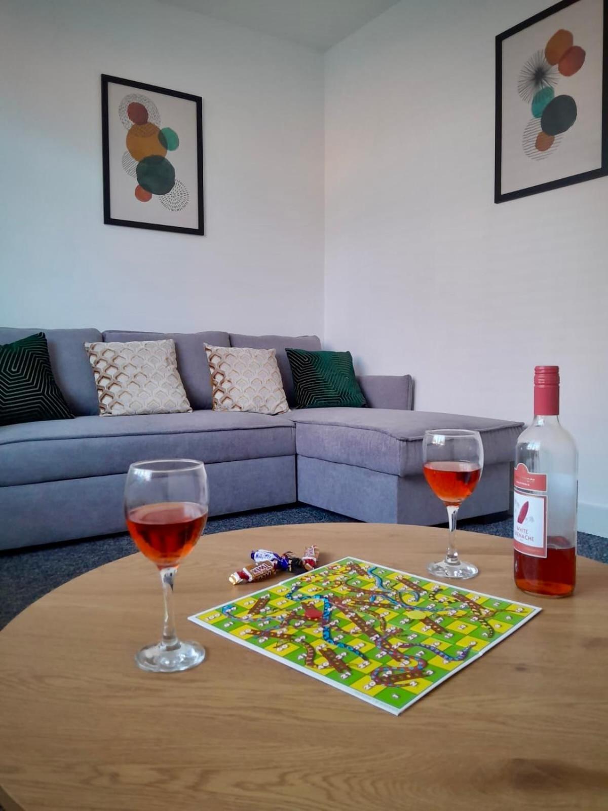 3-Bed Home From Home, Sleeps 6, Great For Contractors, Close To Gulliver'S Valley Theme Park, Free Parking, Hot Tub, Couple Retreat Шефилд Экстерьер фото