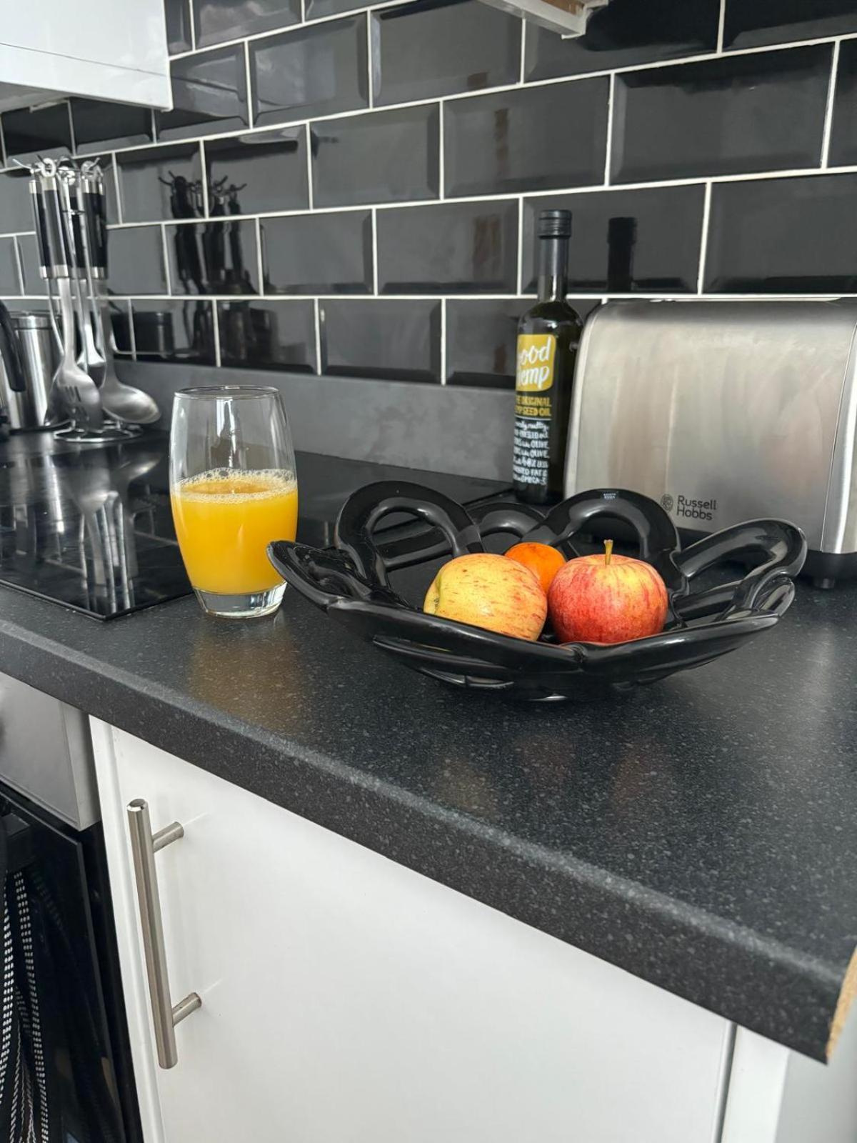 3-Bed Home From Home, Sleeps 6, Great For Contractors, Close To Gulliver'S Valley Theme Park, Free Parking, Hot Tub, Couple Retreat Шефилд Экстерьер фото